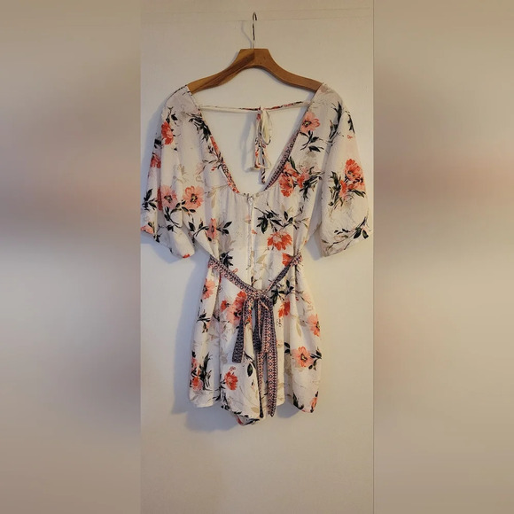 Three Pink Hearts Floral Romper‎ Size Large EUC - Picture 4 of 9